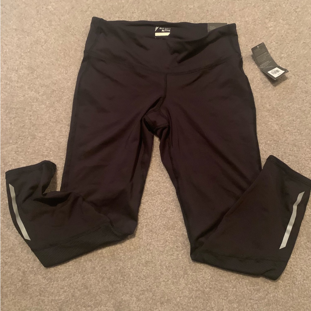 NWT Old Navy Go Dry Cool Capri Leggings